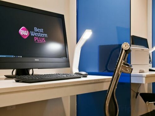 Внешний вид отеля Best Western Plus Sawridge Suites в Форт-МакМеррее, фото 5