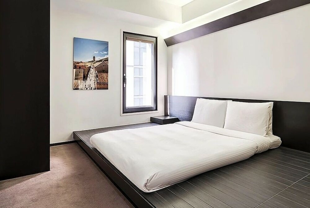 Фото Sotetsu Hotels The Splaisir Seoul Myeong Dong