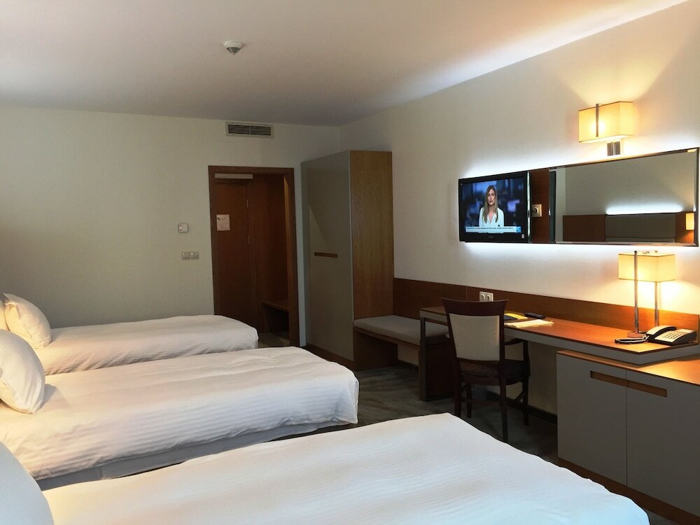 Фото Golden Tulip Varna