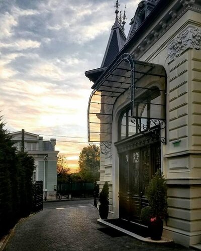 Гостиница Hotel 5 Continents в Крайове