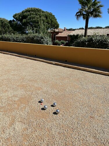 Гостиница La Romarine в Драгиньяне