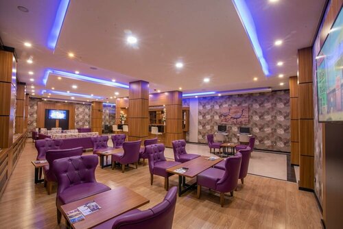 Гостиница Mus Grand Hotel в Мутки