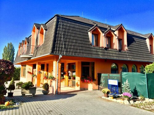 Гостиница Hotel Senica в Трнавском крае