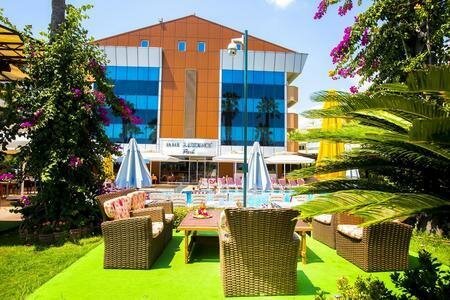 Anita Sunpark Beach Hotel