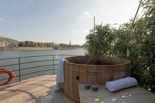 Гостиница La Peniche - Bed And Bicycle - Tournon в Валансе
