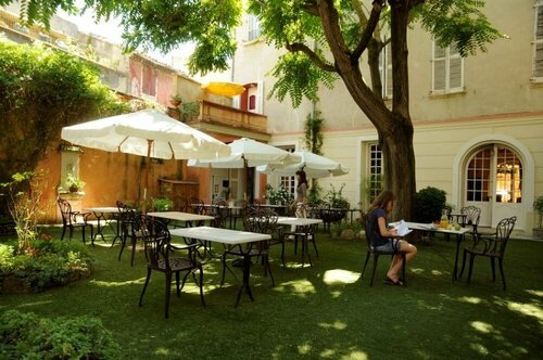 Гостиница Hotel Du Fiacre в Карпантре