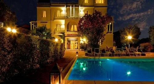 Гостиница Hotel Benaco в Дезенцано-дель-Гарда