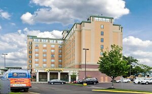Гостиница Comfort Inn & Suites Logan International Airport