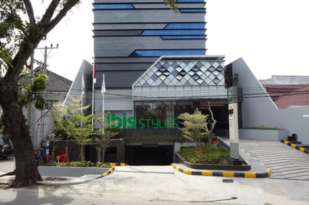 Фото Ibis Styles Medan Pattimura