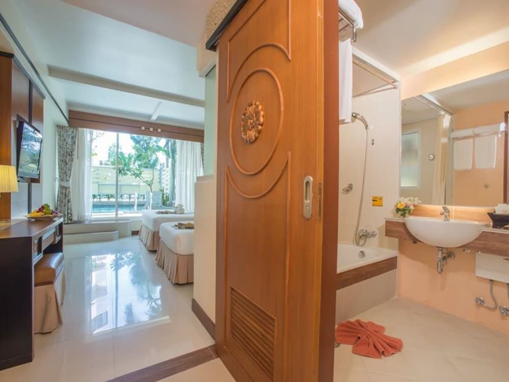 Фото Asia Cha-am Hotel