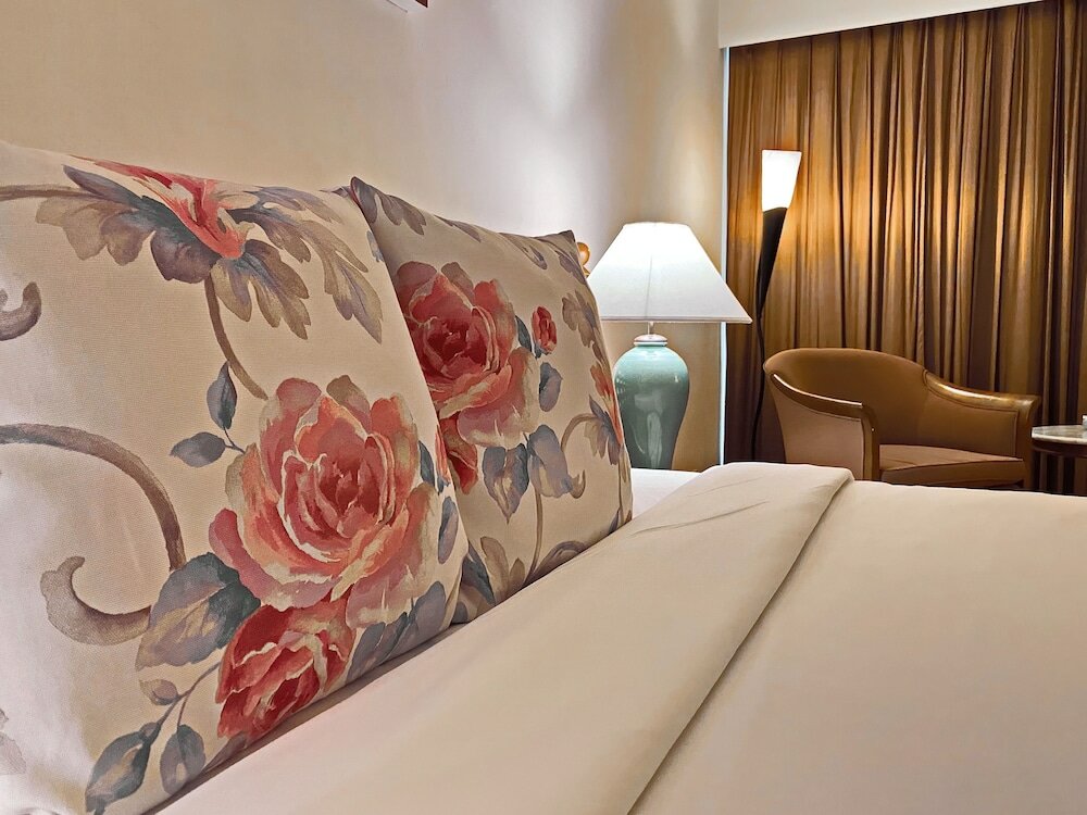 Фото Silom Serene Hotel