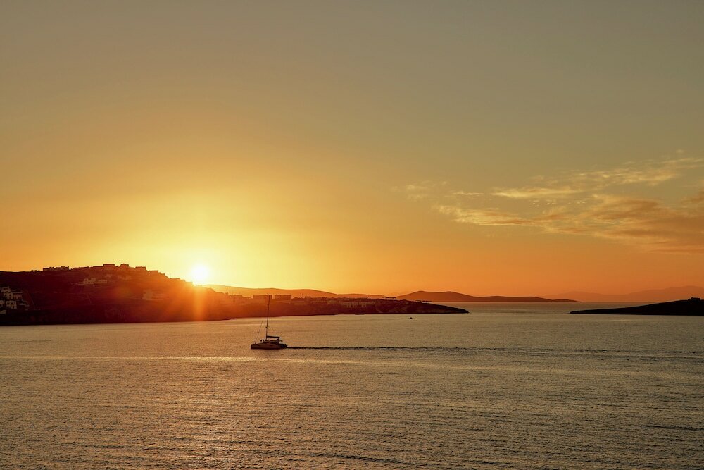 Фото Mykonos Adonis Hotel