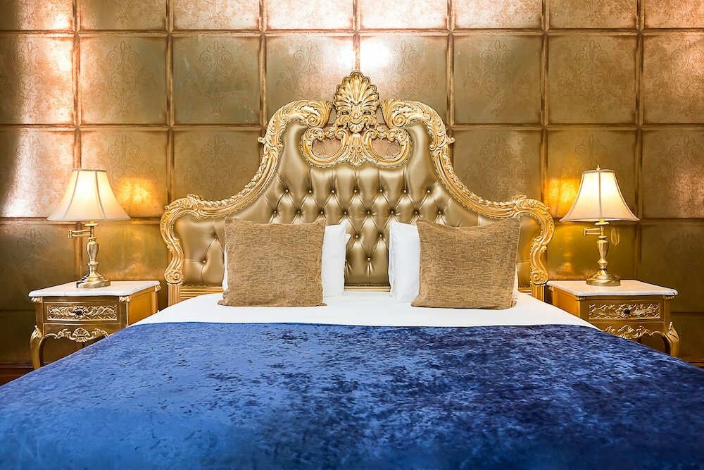 Фото The Dixie Dean Hotel