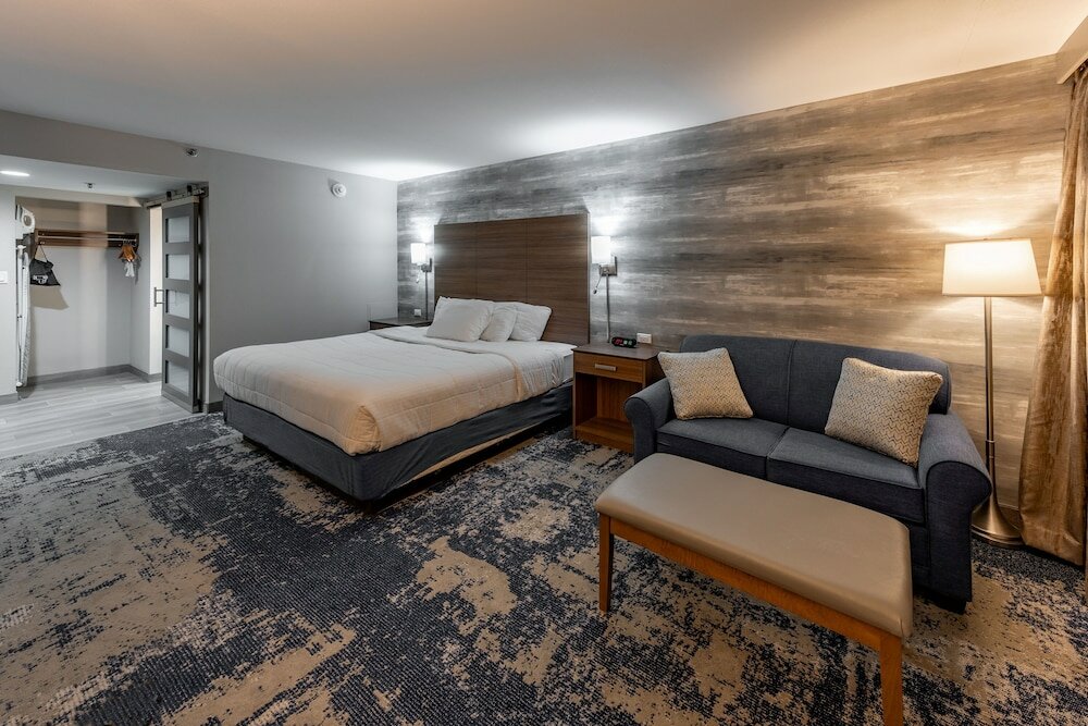 Фото Mcm Elegante Hotel and Conference Center Odessa