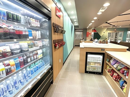 Фото Avid Hotel Fort Wayne North, an Ihg Hotel