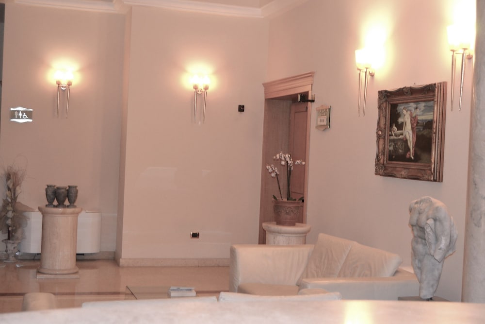 Фото Hotel Seccy