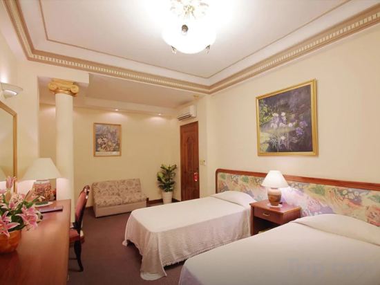 Фото The Spring Hotel