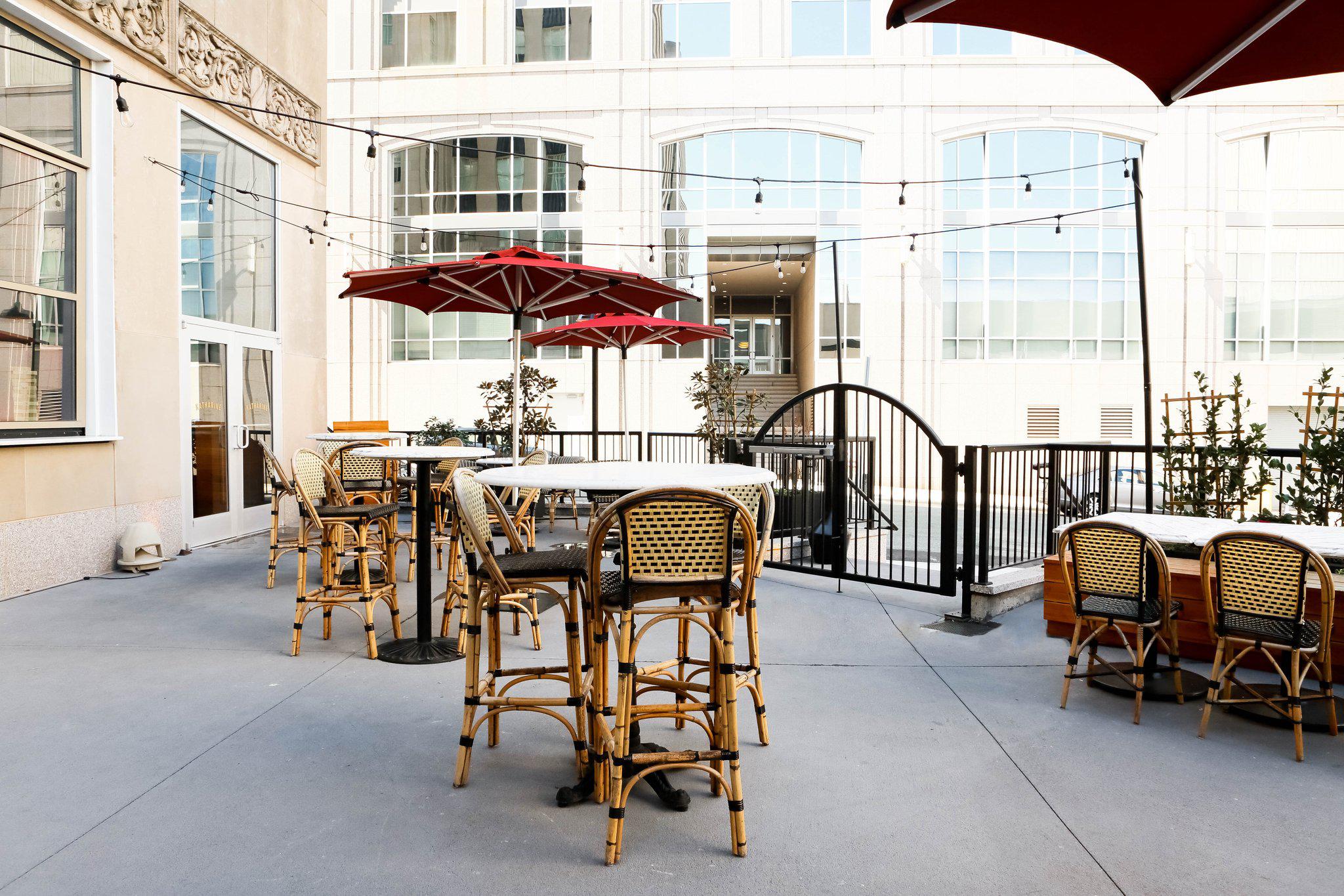 Фото Kimpton Cardinal Hotel, an IHG Hotel