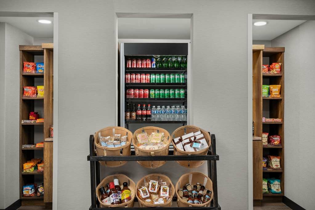 Фото Hotel Westport Kansas City, Tapestry Collection by Hilton