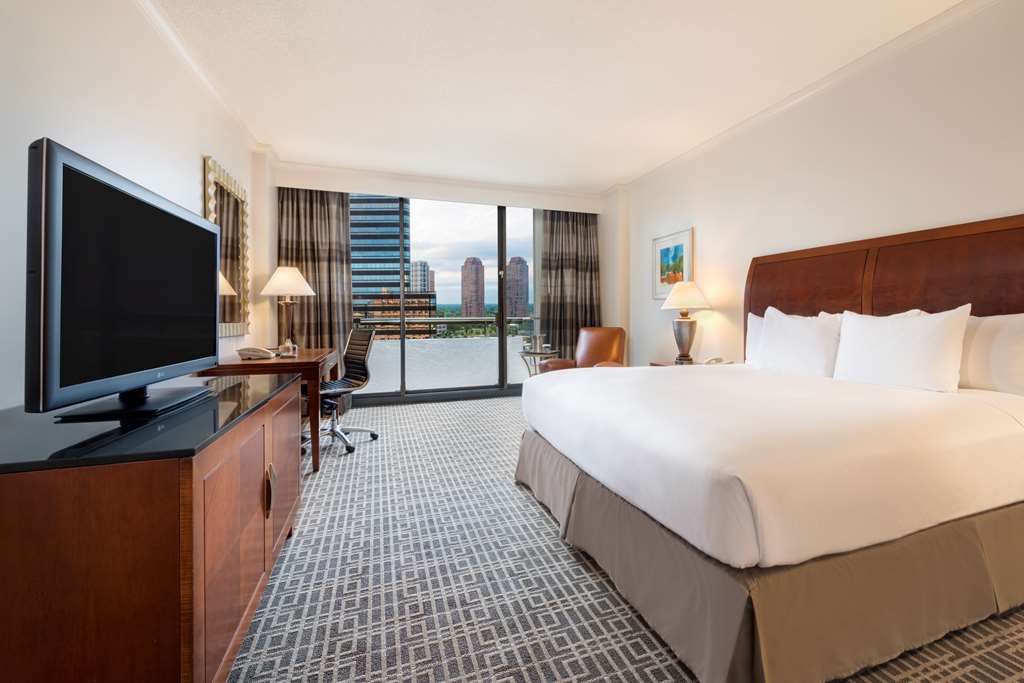 Фото Hilton Houston Post Oak by The Galleria