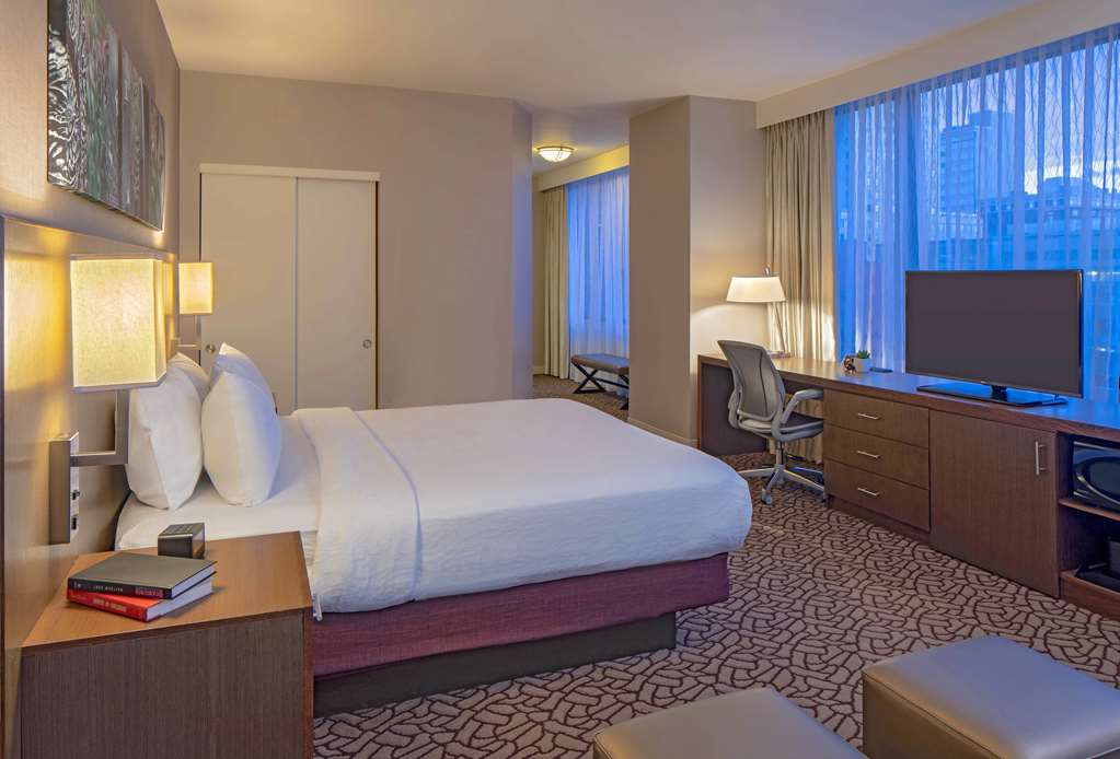 Фото Hilton Garden Inn Downtown Dallas