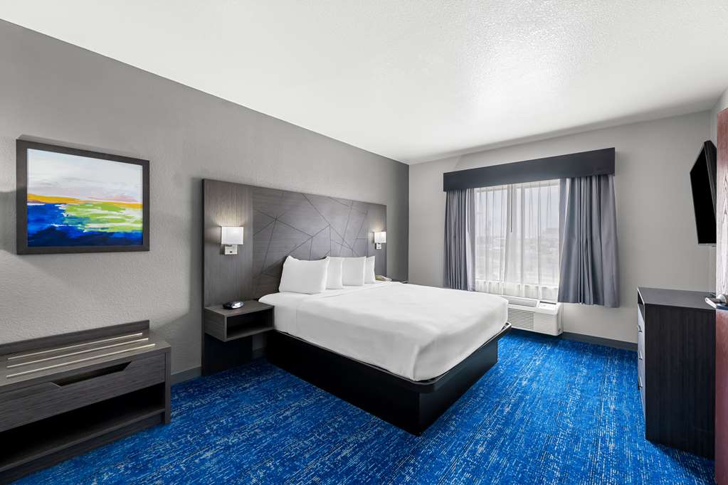 Фото Best Western Palace Inn & Suites