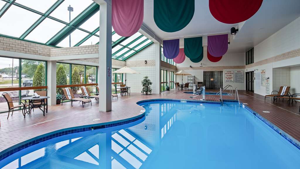 Фото Best Western East Towne Suites