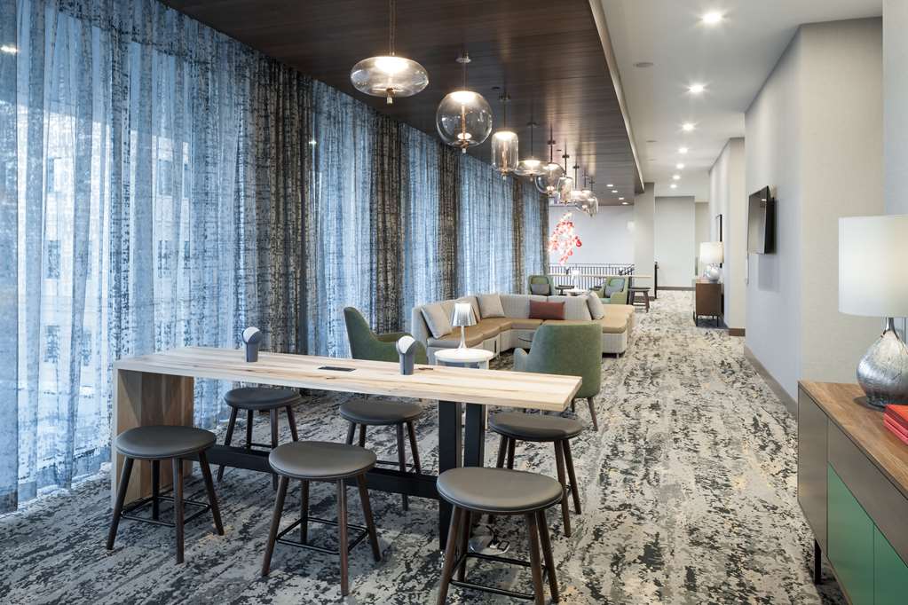 Фото Hilton Garden Inn Madison Downtown