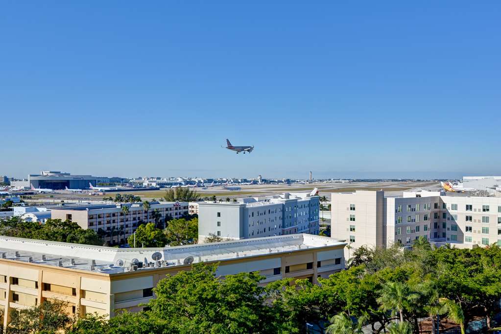 Фото Embassy Suites by Hilton Miami International Airport