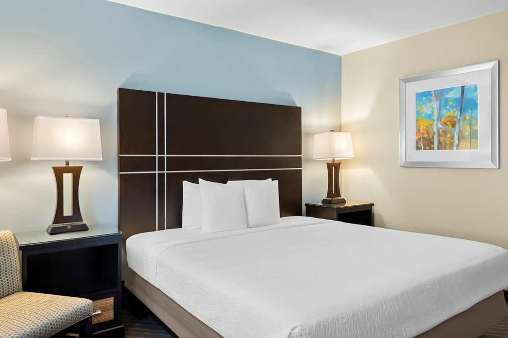 Фото Best Western Newport Inn