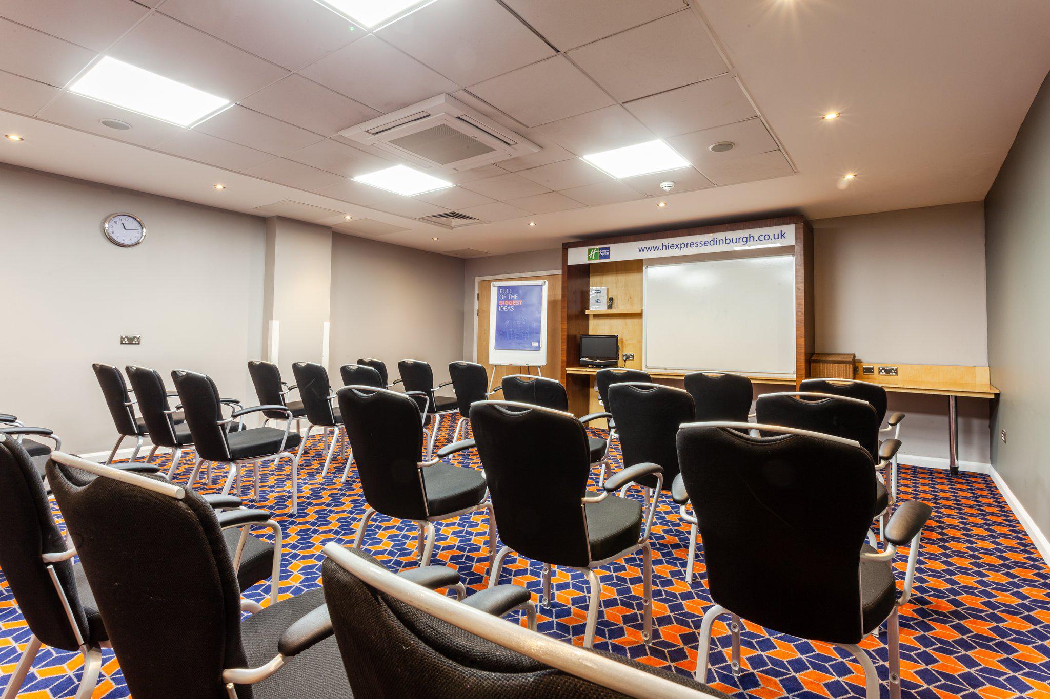 Фото Holiday Inn Express Edinburgh Royal Mile, an Ihg Hotel