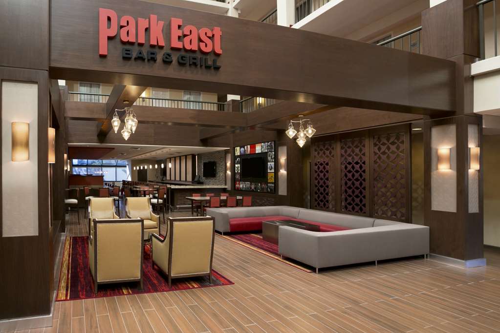 Фото Embassy Suites by Hilton Cleveland Beachwood