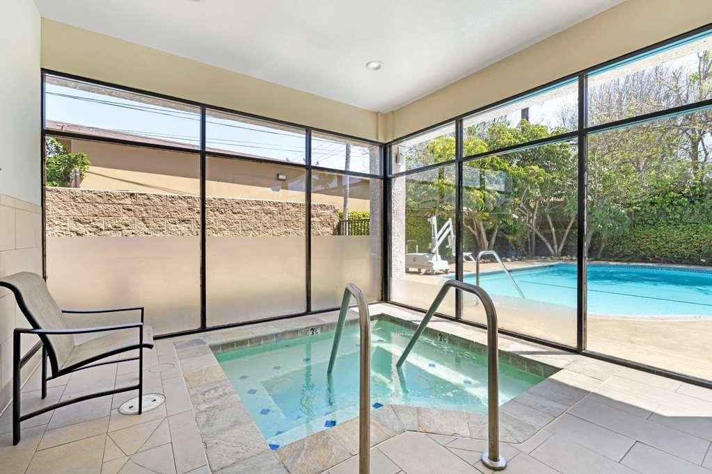 Фото Best Western Plus Newport Mesa Inn