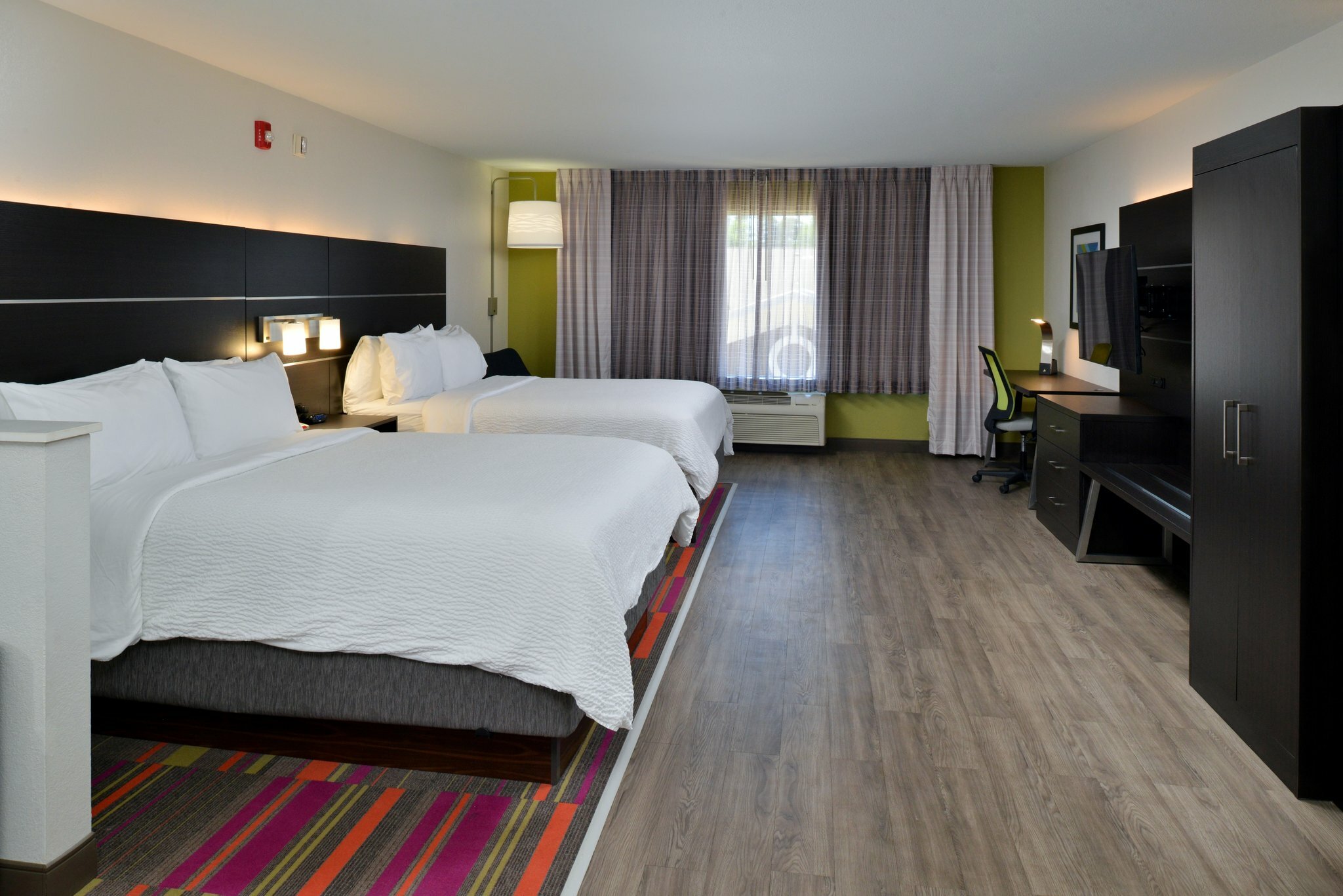 Фото Holiday Inn Express & Suites Carthage