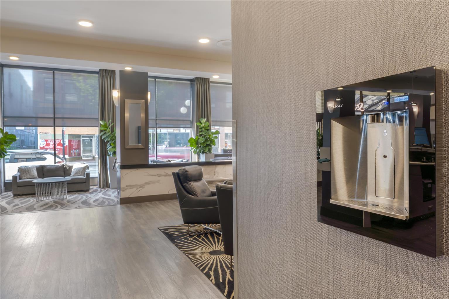 Фото Best Western Plus Carlton Plaza