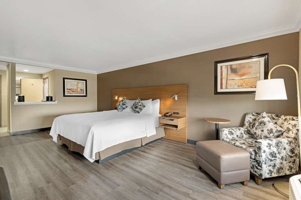 Фото Best Western Plus Newport Mesa Inn