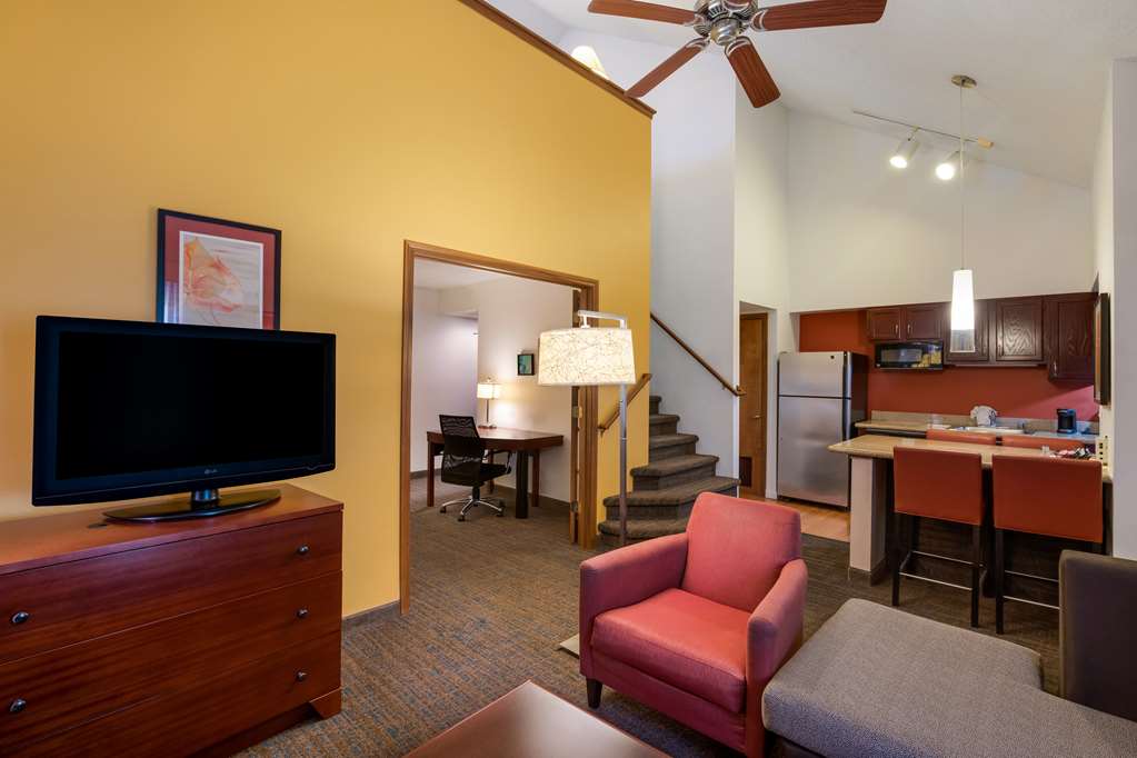 Фото SenS Suites Livermore, SureStay Collection by Best Western