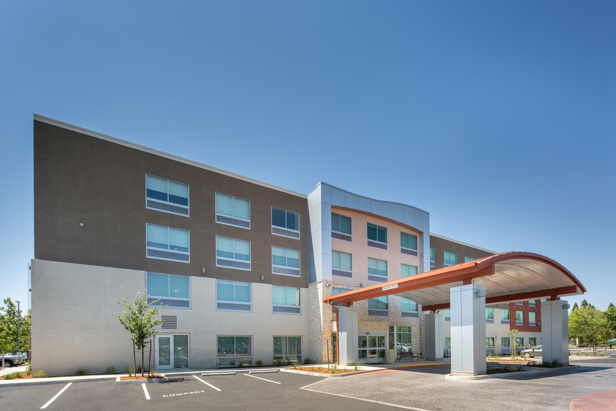 Фото Holiday Inn Express and Suites Chico