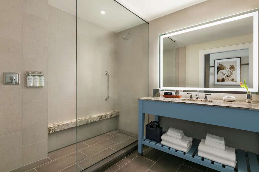 Фото The Harpeth Franklin Downtown, Curio Collection by Hilton