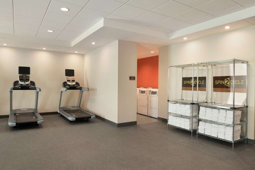 Фото Home2 Suites by Hilton Milwaukee Airport
