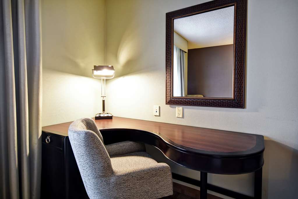 Фото Hampton Inn & Suites Detroit-Canton