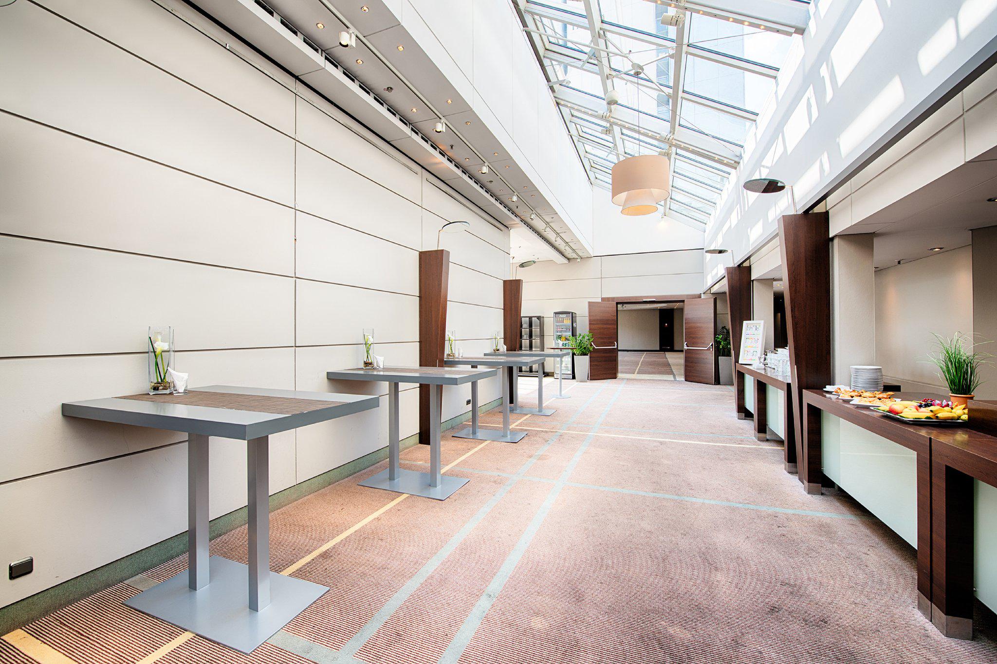 Фото Crowne Plaza Frankfurt Congress Hotel, an Ihg Hotel