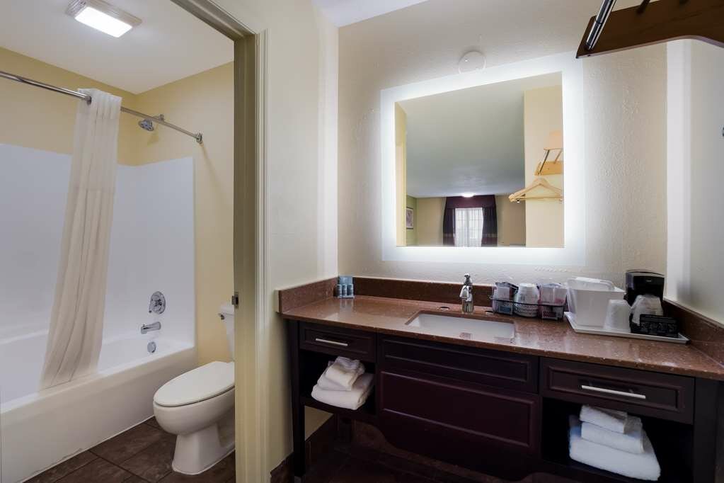 Фото SureStay Hotel by Best Western Manning