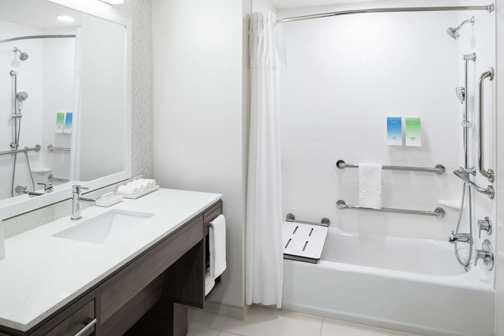 Фото Home2 Suites by Hilton Orlando Airport