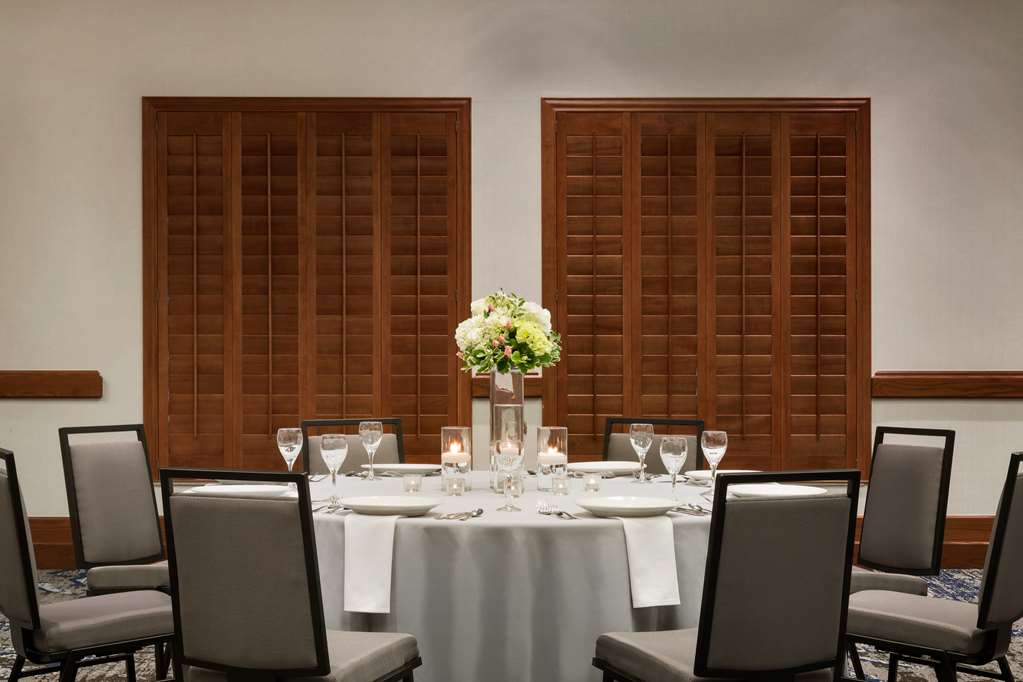 Фото Embassy Suites by Hilton Dallas Dfw Airport North