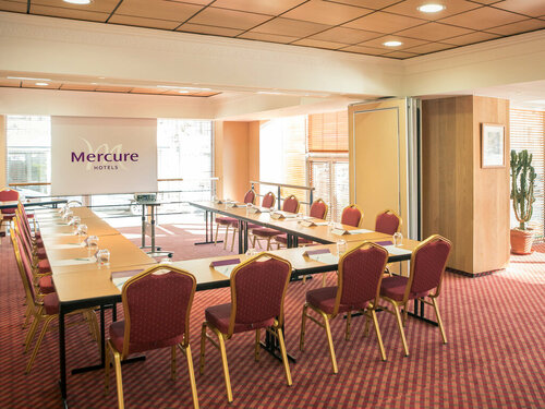 Гостиница Hôtel Mercure Abbeville Centre Porte de La Baie de Somme в Абвиле
