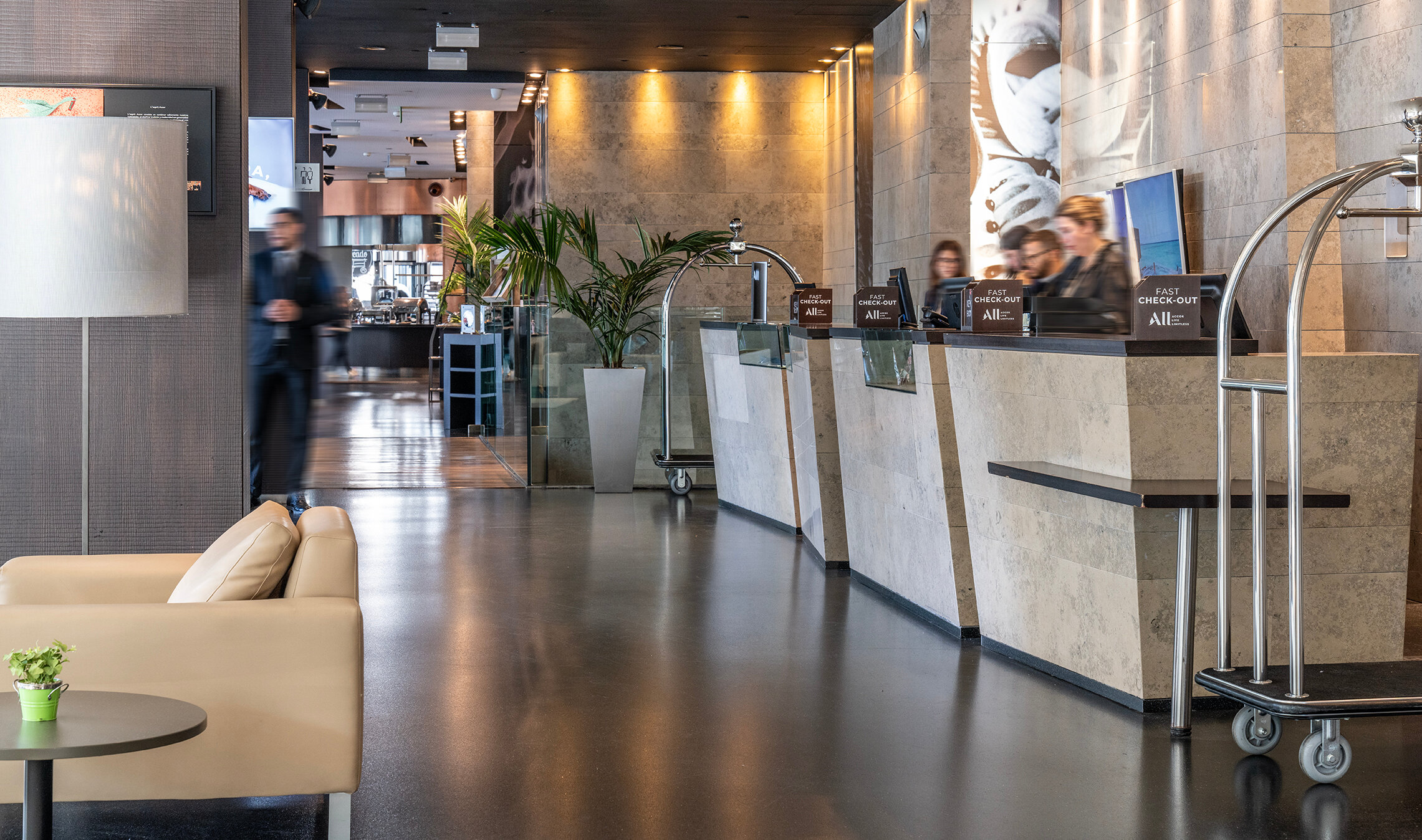 Фото Novotel Barcelona City