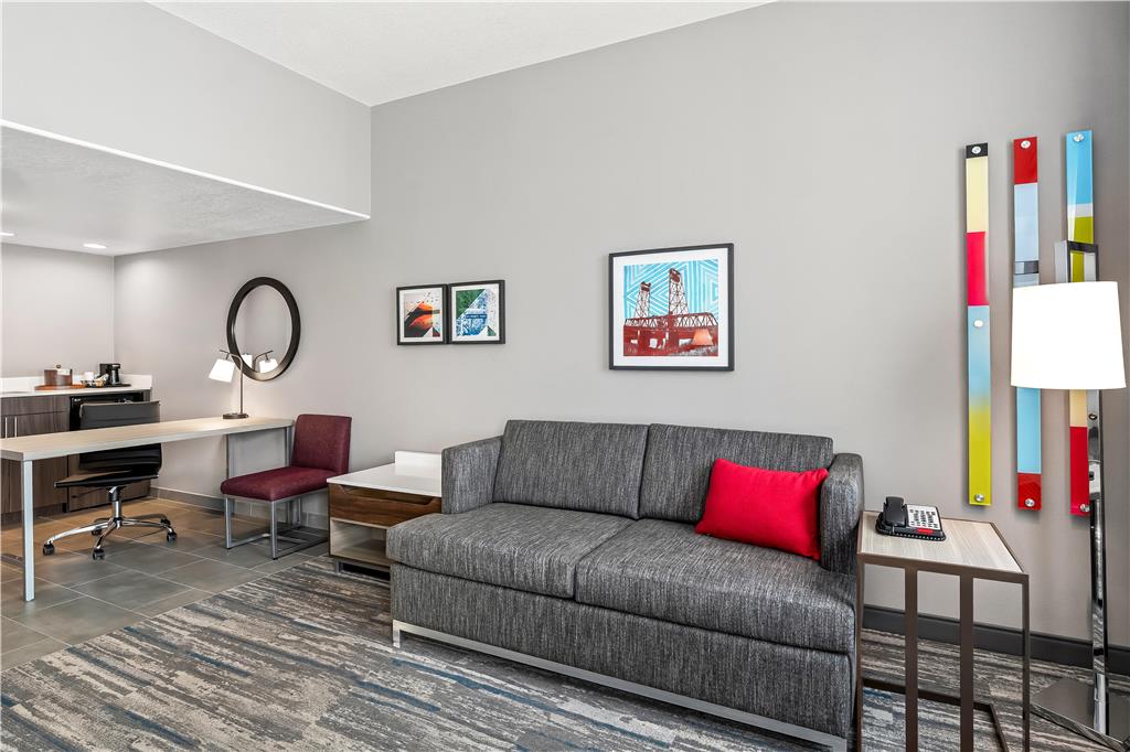 Фото Hampton Inn & Suites Lathrop