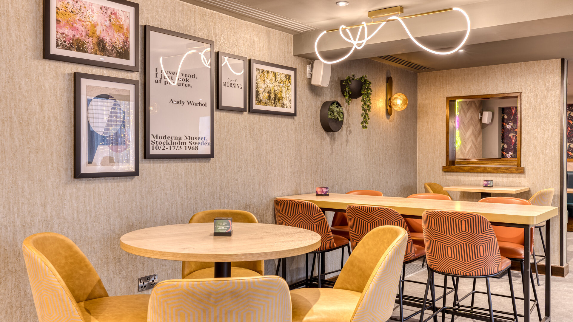 Фото Premier Inn London St. Pancras
