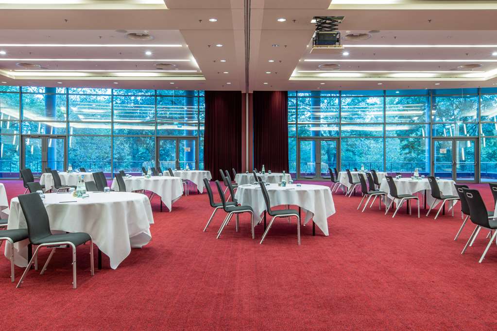 Фото Radisson Blu Hotel, Frankfurt